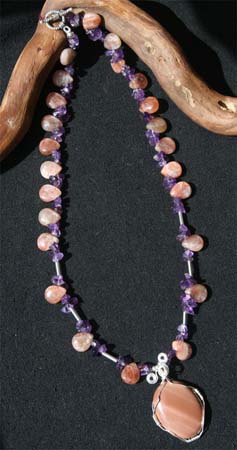 Necklace_Agate_Sunstone_Amethyst_web.jpg Necklace_Agate_Sunstone_Amethyst_web.jpg